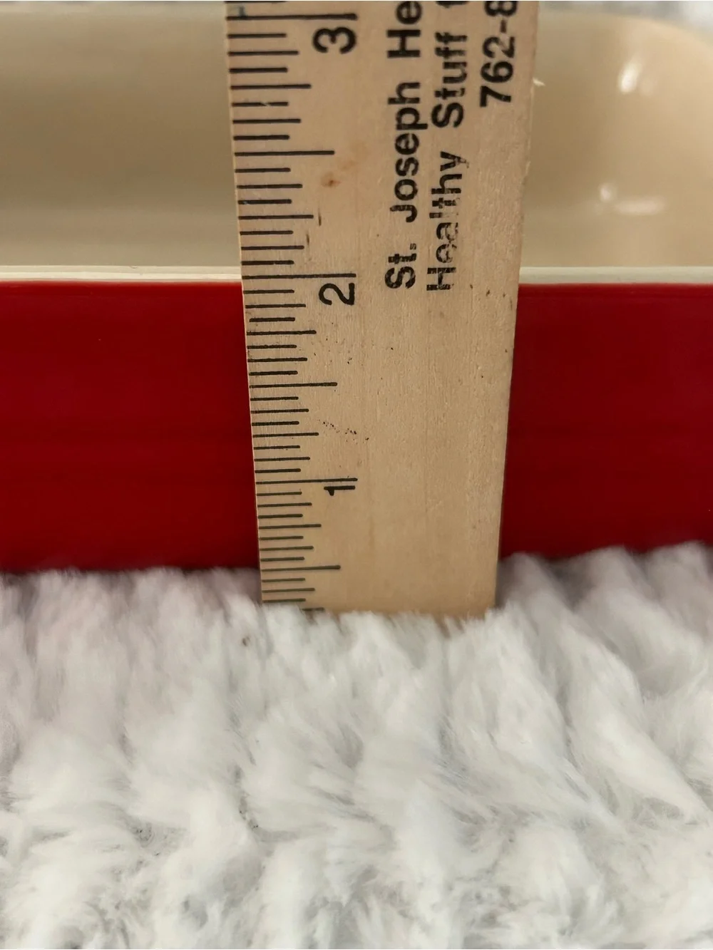 Le Creuset Cherry Red Rectangular Stoneware Baking Dish/Cream Interior 7”x5”